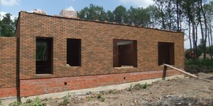 Фото кладки фасада из кирпича облицовочного Браер кладка, гладкий, 1НФ (3)