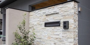 3D панели из натурального камня Кварцит Beige Quartz Classic от бренда  RKS SLATE отделка фасада бежевым камнем фото