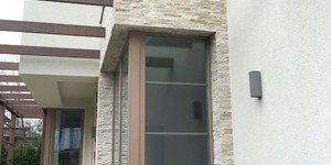 3D панели из натурального камня Кварцит Beige Quartz Classic от бренда  RKS SLATE фото фасада из камня бежевого (4)