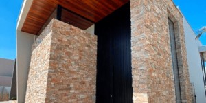 Облицовка фасада натуральным камнем в виде 3D панели RKS SLATE  Кварцит Biege Quartz Country купить с доставкой (4)