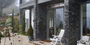 Черный фасад из натурального камня 3D панели RKS SLATE Сланец Black Slate Modern заказать с доставкой (1)
