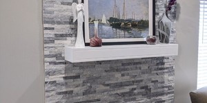 Камень для облицовки печей и каминов в виде 3D панели RKS SLATE Мрамор Cloudy Grey купить, фото после монтажа (3)