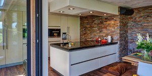 Фартук и стены в кухне из 3D мозаики из камня RKS SLATE Сланец Rusty Slate Rockface заказать (5)