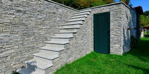 Каменная лестница в ландшафте фото 3D панель RKS SLATE Кварцит Grey Quartz Country заказать