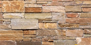 Каменный цоколь и подпорные стены фото проекта 3D панели RKS SLATE  Кварцит Biege Quartz Country заказать облицовочный камень онлайн (12)