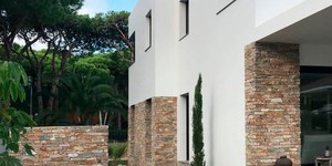 Каменный цоколь и подпорные стены фото проекта 3D панели RKS SLATE  Кварцит Biege Quartz Country заказать облицовочный камень онлайн (5)